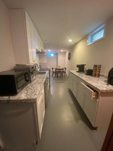 Cozy 2BR suite w Sauna in 利斯堡