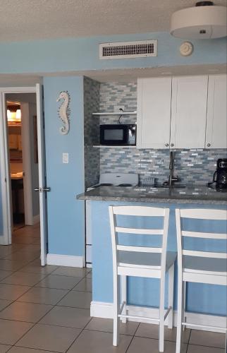 One-Bedroom Suite - Ocean Front  image 1