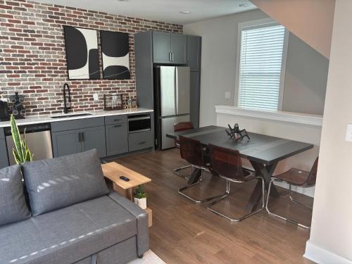 1280 Bungalow in Blandtown