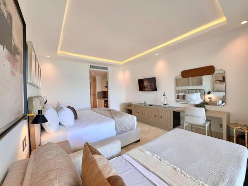 Stylish Studio Samana Bay View, Pool and Gym Access in Samana Town Center