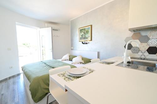 1 double bed