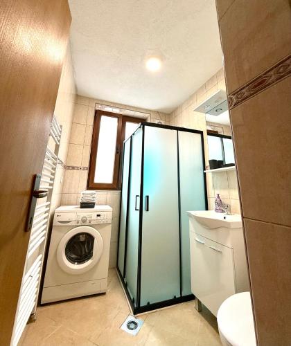 One-Bedroom Apartment image 6