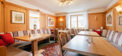 Pension Alpenheim in ซังคท์ แอนทัน แอม อาร์ลบูร์ก