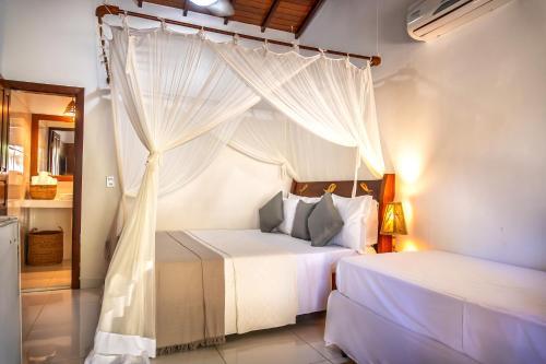 1 double bed, 1 twin bed