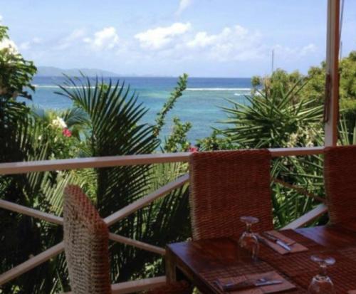 Barefoot Suites in Arnos Vale