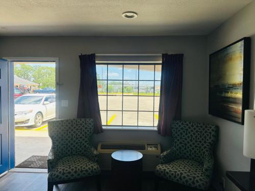 Executive Inn & Suites West Columbia - image 10