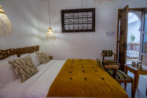 Standard Double Room image 10