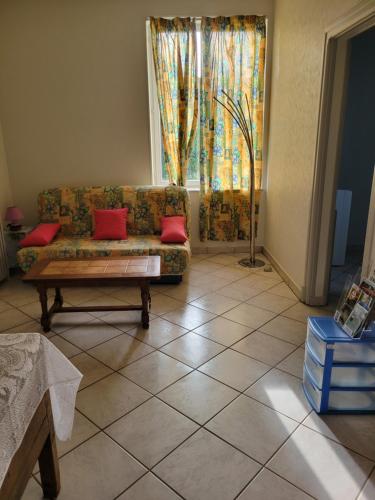 Le Nid du Martinet in 尚邦胡埃茲河畔