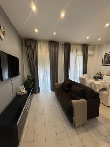 Junto al Paseo de la Castellana y Bernabéu, 6 pax, Madrid