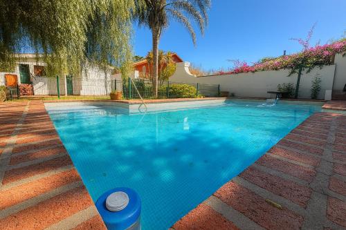 منظر, Chalet Ruth's House con pileta in La Cumbre