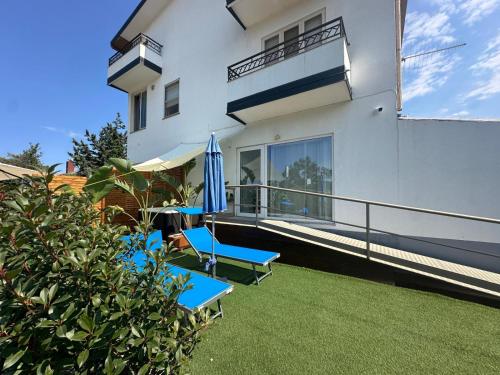 Blue Velvet Rooms