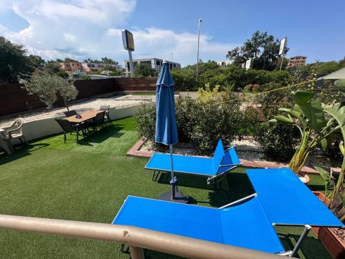 Blue Velvet Rooms