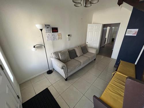 Hollywood Home near โรงละครกรีก