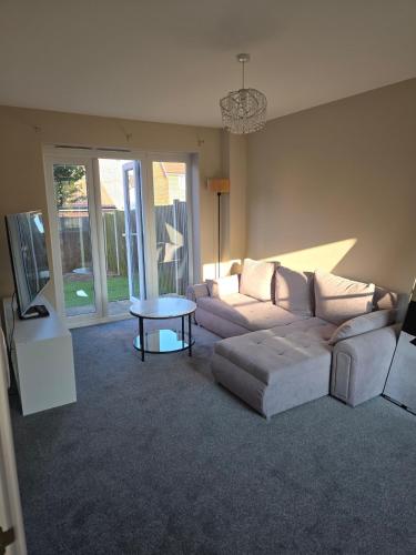 Spacious & Homely Colchester Stay-Great Location gîte à louer Best Western The Rose Crown