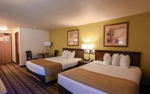 Standard Double Room with Two Double Beds