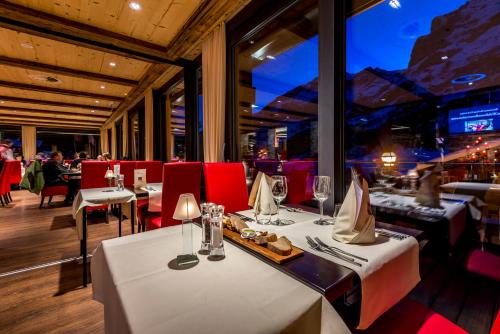 Hotel Restaurant Waldhaus - main image