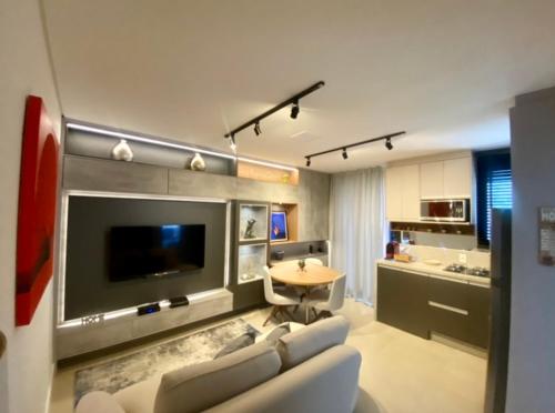 Flat 303 Impecável (Flat 303 Impecavel) in อนิตาการิบัลดี