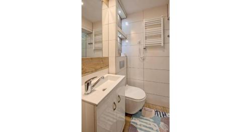 2 bedrooms, 3 beds