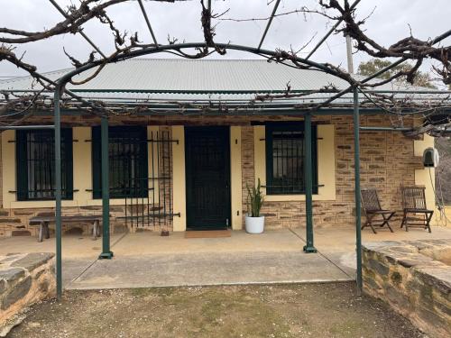 Exterior view, Tweedies Gully Estate Settlers Cottage Barossa in Williamstown