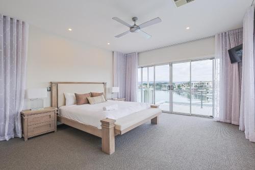 Luxury Riverfront Home on the Gorgeous Gold Coast in Benowa