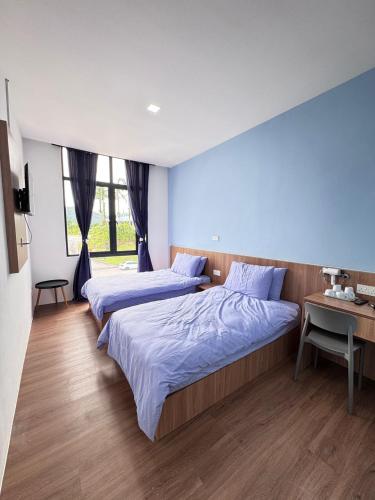 RTS - Blulake Guesthouse ,Tasik Biru Bau near Wind Caves