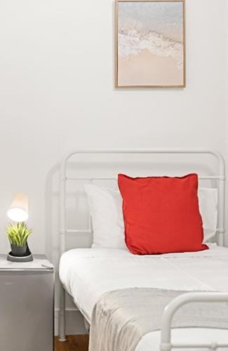 Comfy Single Room - Serene Spot in South Hurstville - Shared Bathroom