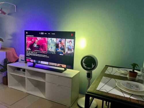 Condo Near World Trade, Star City and PICC - Amazing Breeze, Manila