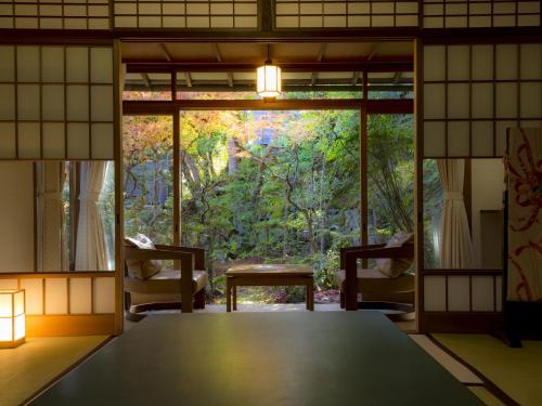 Hashinoya Bekkan Ransui Hashinoya Bekkan Ransui is perfectly located for both business and leisure guests in Kobe. The property offers guests a range of services and amenities designed to provide comfort and convenience. Ser