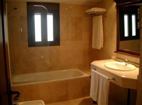 Basic Triple Room