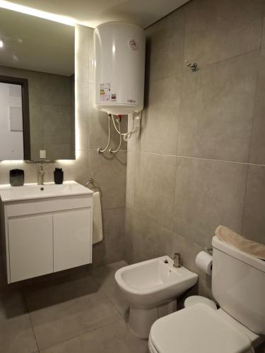 Acero - Comfortable and bright, in front of Shopping, Montevideo