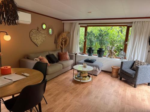 Fijn chalet in prachtige natuur met airconditioning in Doornspijk