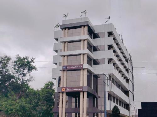 . Hotel Comfort Inn Shikrapur