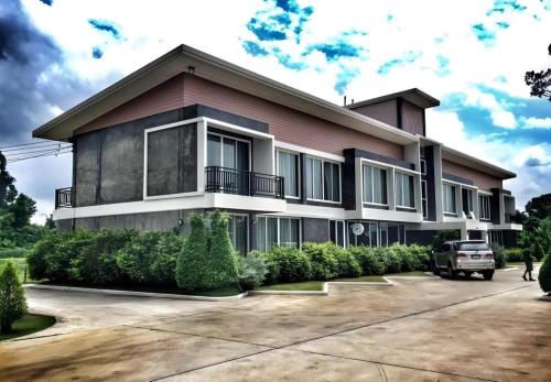 Loft Village, Nakhon Nayok