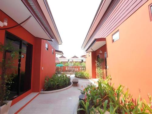 Dang Ky Ploen Tharnnam Resort near Haui Sai Nuea Railway Station