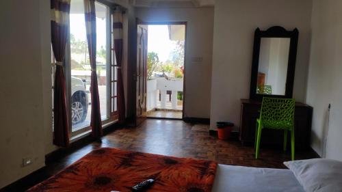 Three-Bedroom Suite image 7