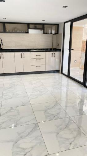 廚房, VILLA 200 Piscine in 古萊比耶