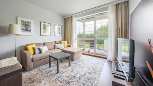 One-Bedroom Apartment Spacerowa 21