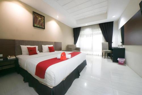New Grand Park Hotel near Ampel Mosque