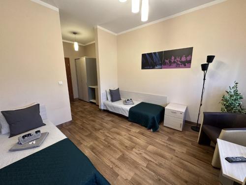 2 twin beds