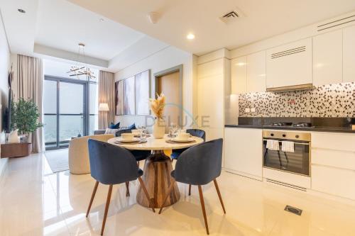 High-Floor Skyline View Near Safa Park and Godolphin Stables with Easy Access to Dubai Mall and Canal, Aykon City 2 Tower C, Business Bay by Deluxe Holiday Homes, Дубай (фото 7)