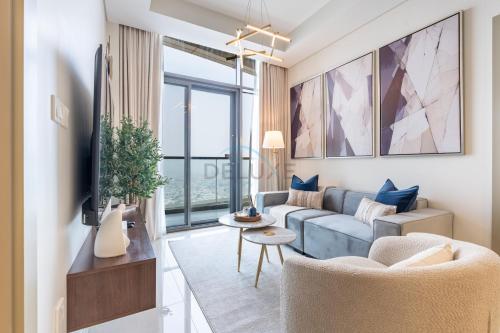 High-Floor Skyline View Near Safa Park and Godolphin Stables with Easy Access to Dubai Mall and Canal, Aykon City 2 Tower C, Business Bay by Deluxe Holiday Homes, Dubai