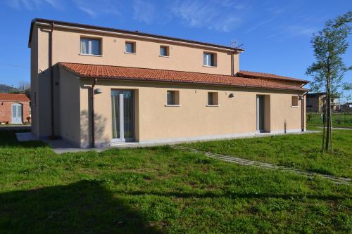 Ca Thomas La Spezia Price Address Reviews