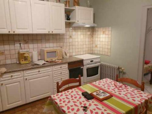 Le Nid du Martinet in 尚邦胡埃茲河畔