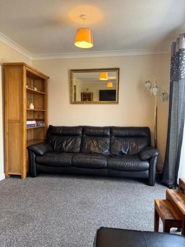 Spacious, Sleeps 14, 3 bathrooms, Central, Parking, Grimsby, Grimsby (photo 10)