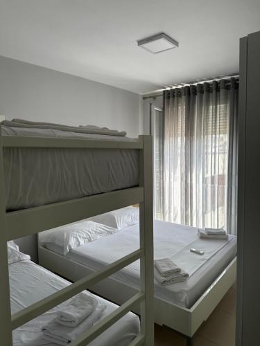 One-Bedroom Apartment image 1