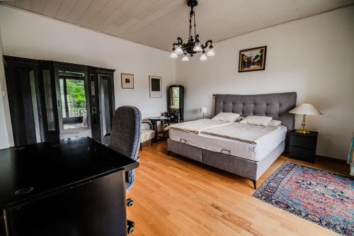 Parkside Haven with 4 Bedrooms & free parking, Любляна (фото 3)