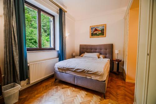 Parkside Haven with 4 Bedrooms & free parking, Любляна (фото 8)