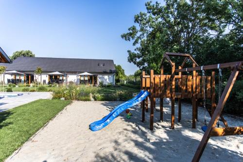 leikkipaikka, MAGDAROSA Resort in Harkány