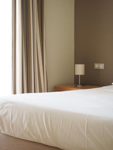 Superior One-Bedroom Apartment image 3