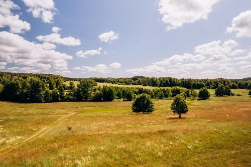 Chatka na Wzgórzu, Jacuzzi, Staw z możliwością łowienia ryb, Cisza, Spokój (Chatka na Wzgorzu, Jacuzzi, Staw z mozliwoscia lowienia ryb, Cisza, Spokoj) in Барчево